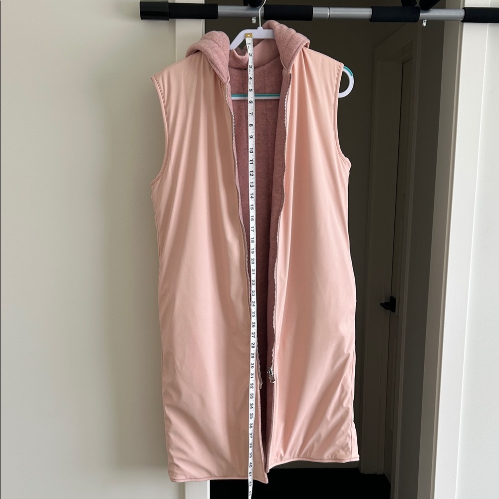Levi’s pink long reversible vest. Sz Small.